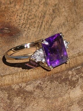 10k Ring with Large Purple Emerald-Cut Amethyst Gem and Side Diamond  Accents